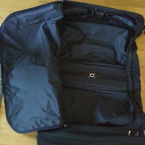 Men's Louis Vuitton overnight bag and garment bag - Picture 1 of 14